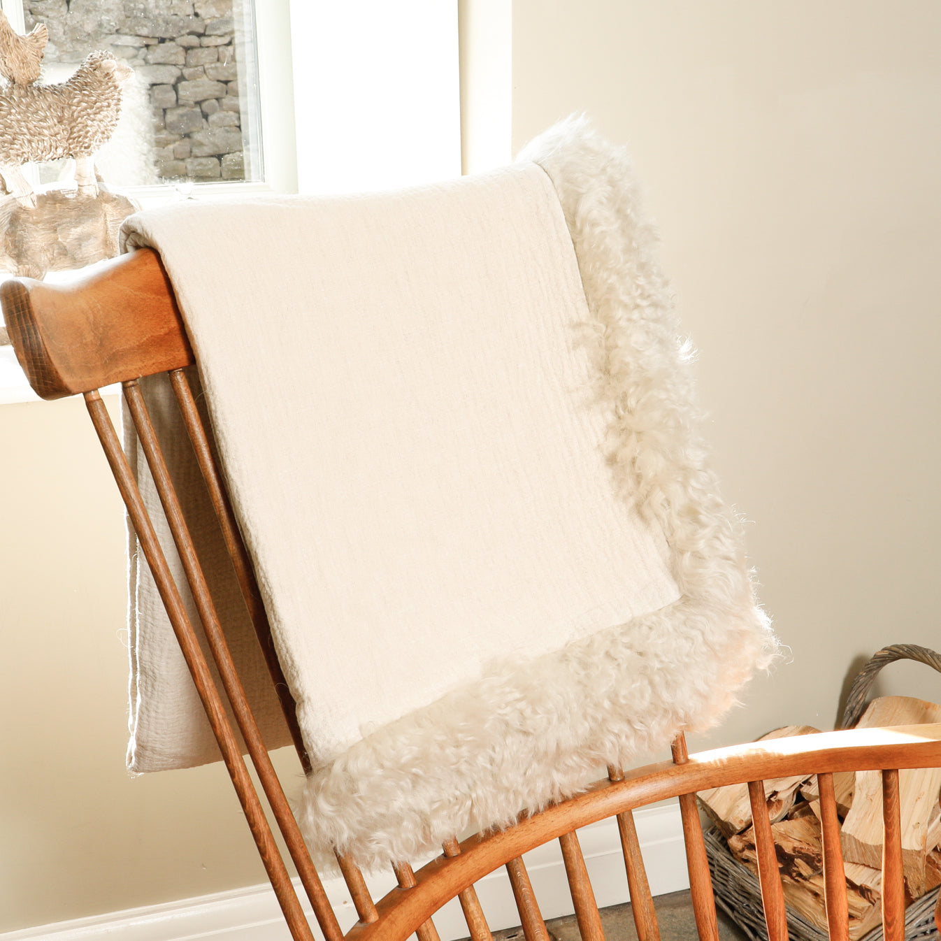 Shearling Trimmed Linen Throw 2 Colours